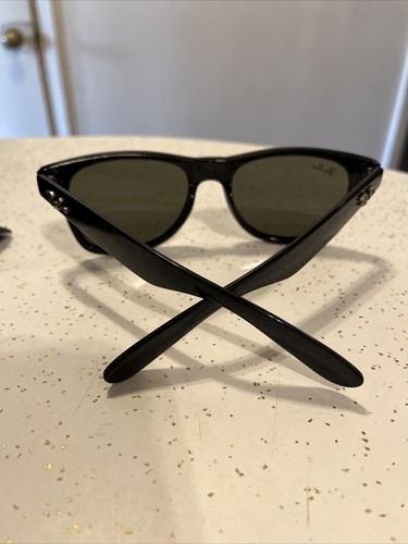 Ray-Ban RB2132 Black W/Case Mint - Picture 3 of 11