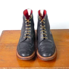 TRICKERS MENS BLACK PEBBLE GRAIN BROUGE  BOOTS UK 10 1/2 FITTING 5 USED