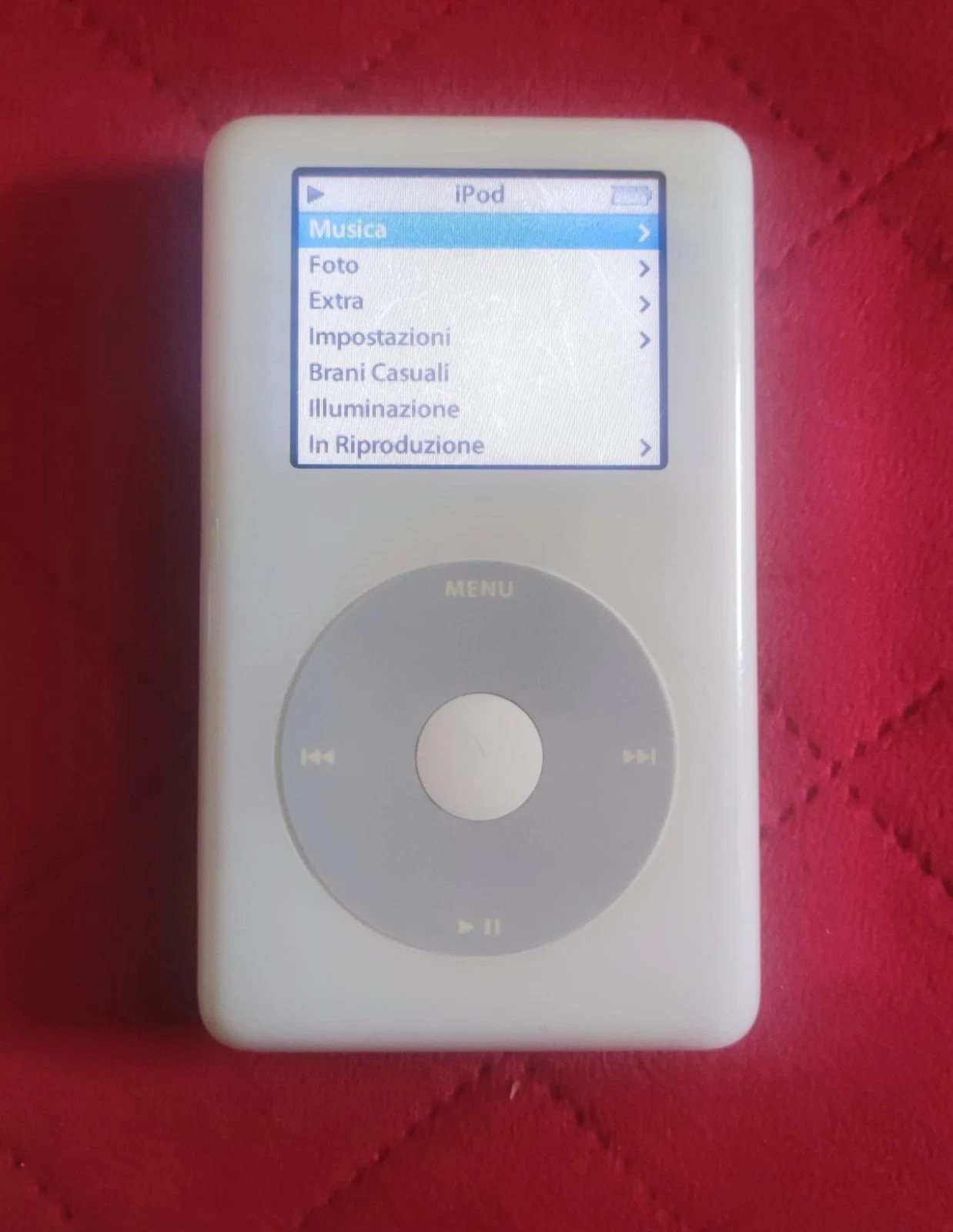 Vintage iPod 20GB with Stand, with Remote, for Power and Connection
