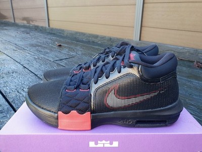 Nike LeBron Whitness 8 Black University Red UK 10,5, UK 12 FB2239 005