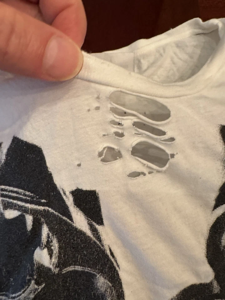 Camiseta branca rasgada revólver masculina vintage geração Morphine grande muito boa - Imagem 3 de 4