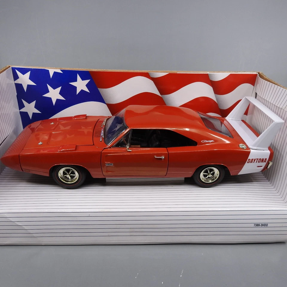 ERTL American Muscle Dodge Charger 1969 Daytona 1:18 Diecast Red White - Image 3 of 4