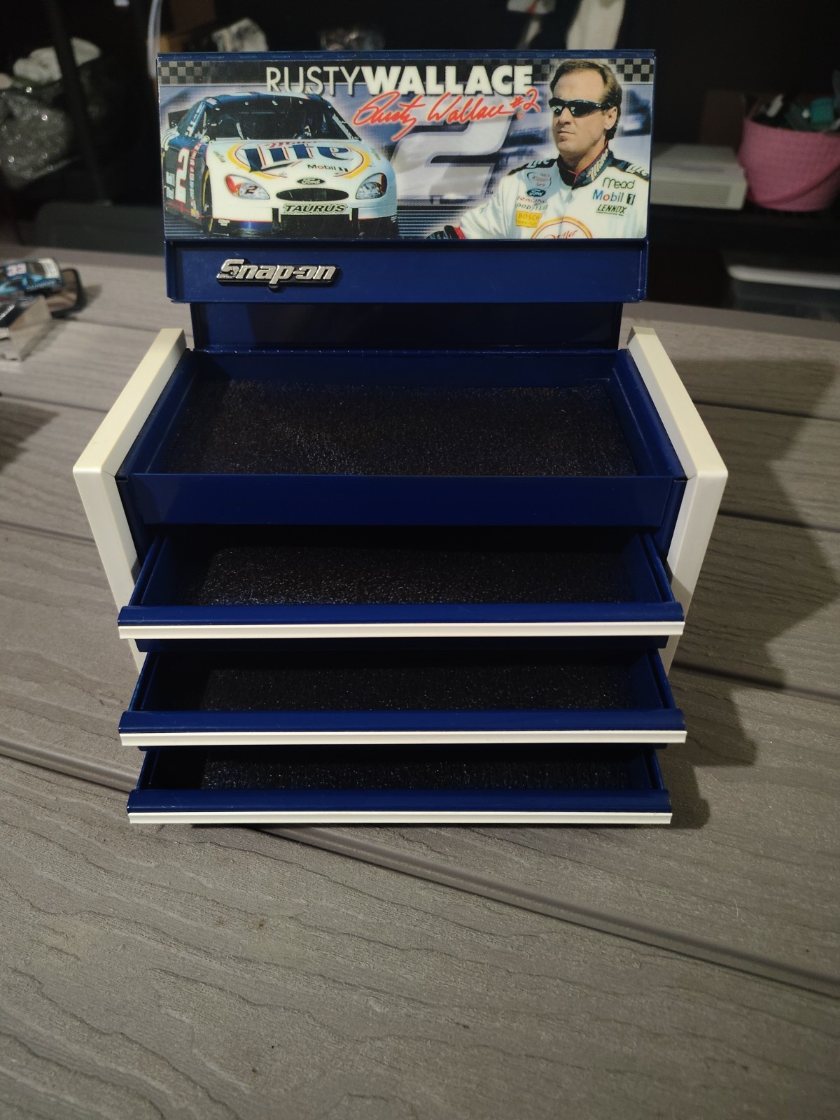 Picture 2 of 4