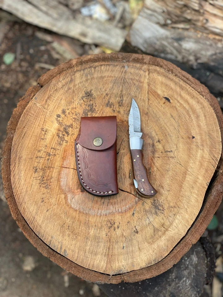 Faca de bolso dobrável profissional feita à mão de Damasco com bainha de couro - Imagem 2 de 4