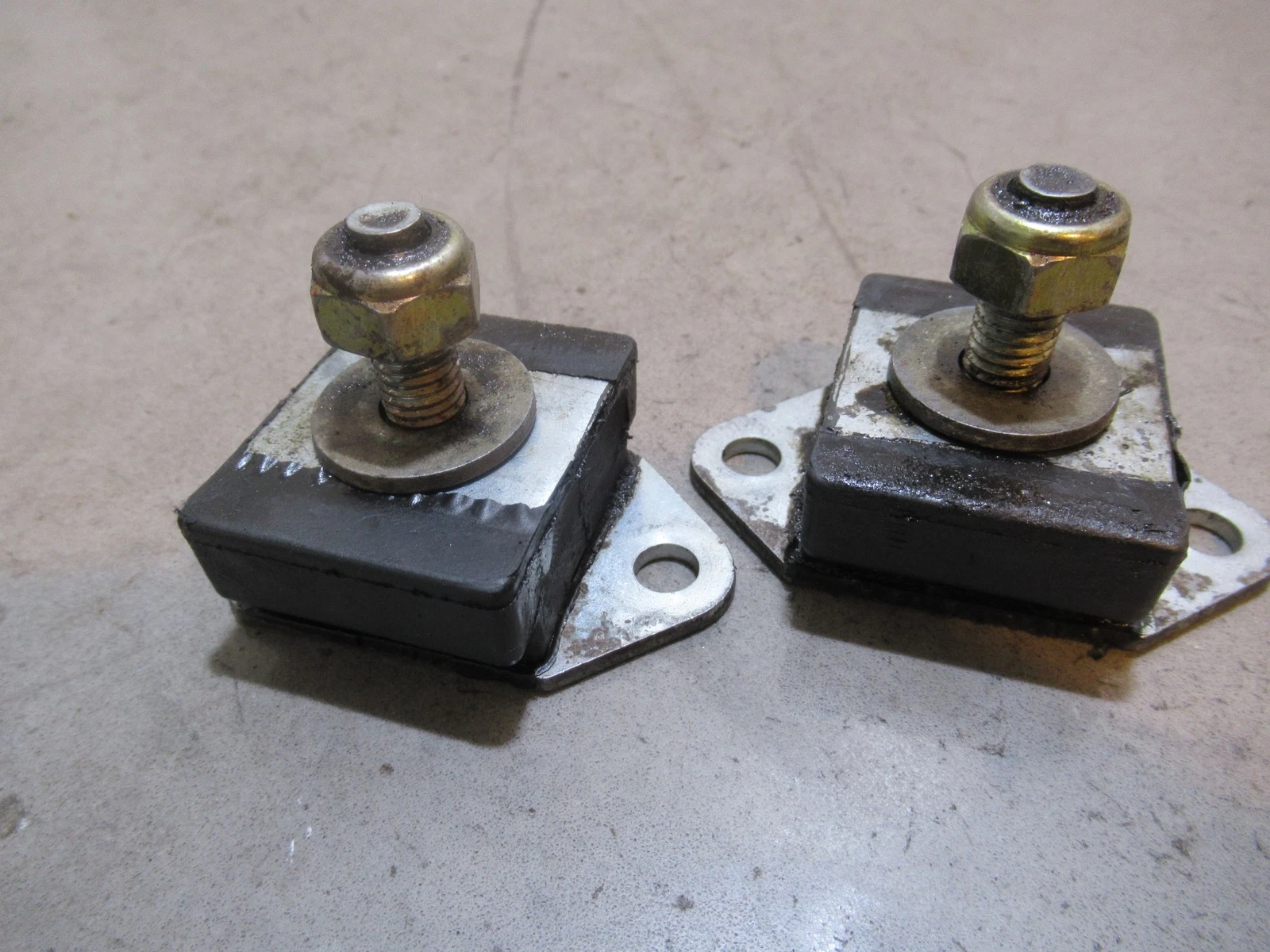Ski Doo Grand Touring 550 Rubber Mounts 2010 #2