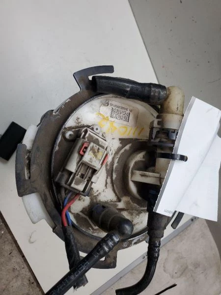 2001-2002, Chrysler Sebring, sedán, conjunto de bomba de combustible, 2,7 L, n.º de parte: 68201351AA Foto 4 de 4