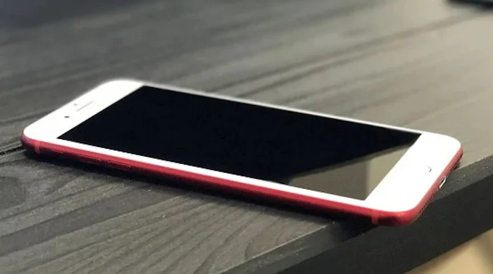 iPhone 7 PLUS 128 GB Apple - ROSSO (Red) Grado A+++   Batteria 100% - Come Nuovo - Immagine 2 di 4