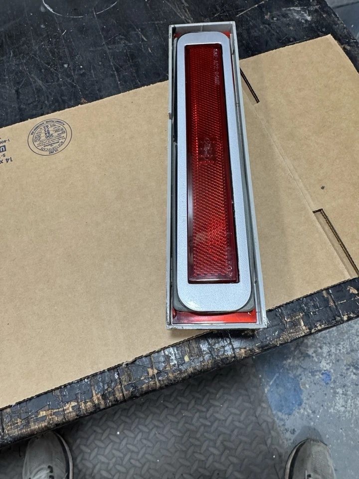 Lincoln Mark VII 1984-1992 luz marcadora lateral trasera bisel plateado conductor izquierdo Foto 4 de 4