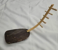 Adeudeu, 5-Stringed Kenyan Instrument, Hide & Wood