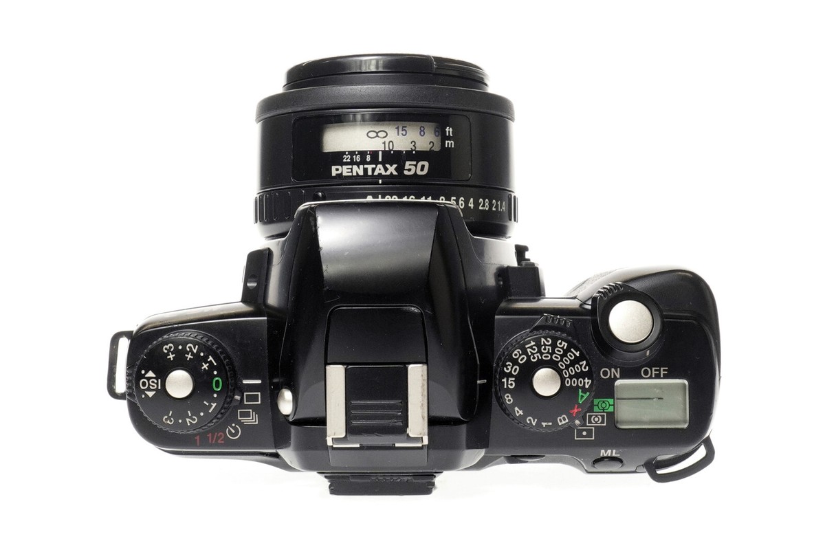 Pentax MZ-3 35mm SLR Film Camera w/ SMC Pentax-FA 50mm f1.4 Lens