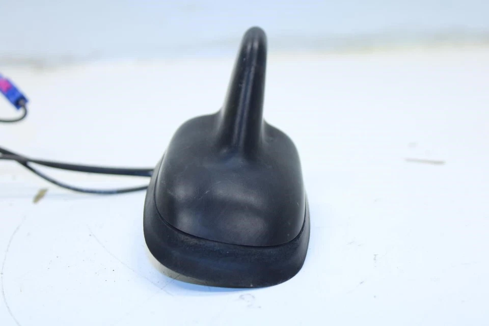 Antena exterior de aleta de tiburón para techo Volkswagen Jetta Sport 2016-2017 3C0-035-507-T Foto 2 de 4