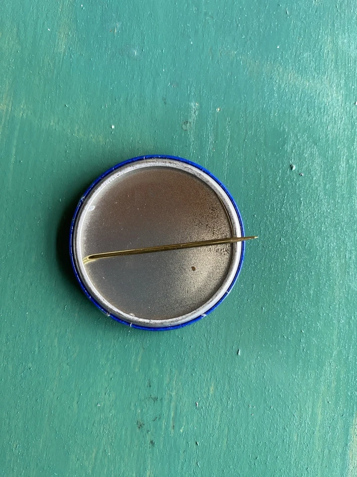 General Foods Vintage Advertising pin back "Happiness is a Thick & Frosty" - Image 2 of 3