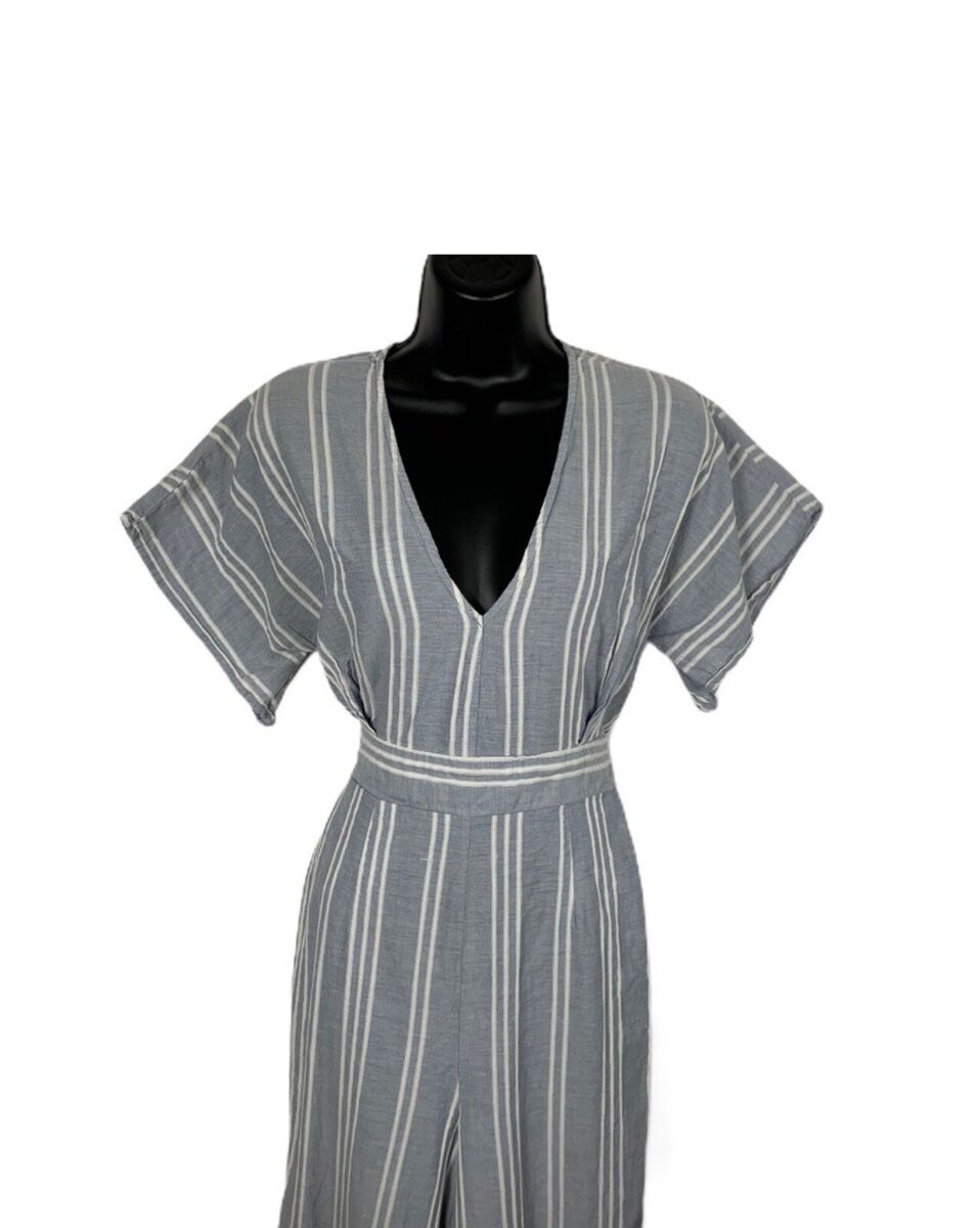 Crystal sky striped cropped jumpsuit Size 3 Gray White Crystal sky striped cropped jumpsuit Size 3 Gray White