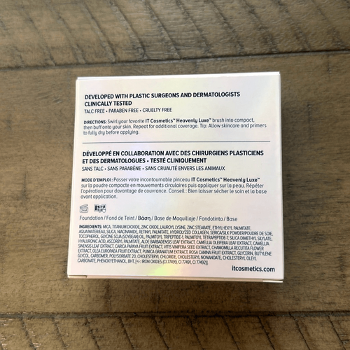 It Cosmetics Celebration Powder Foundation Illumination Light Full Coverage New - Picture 4 of 4
