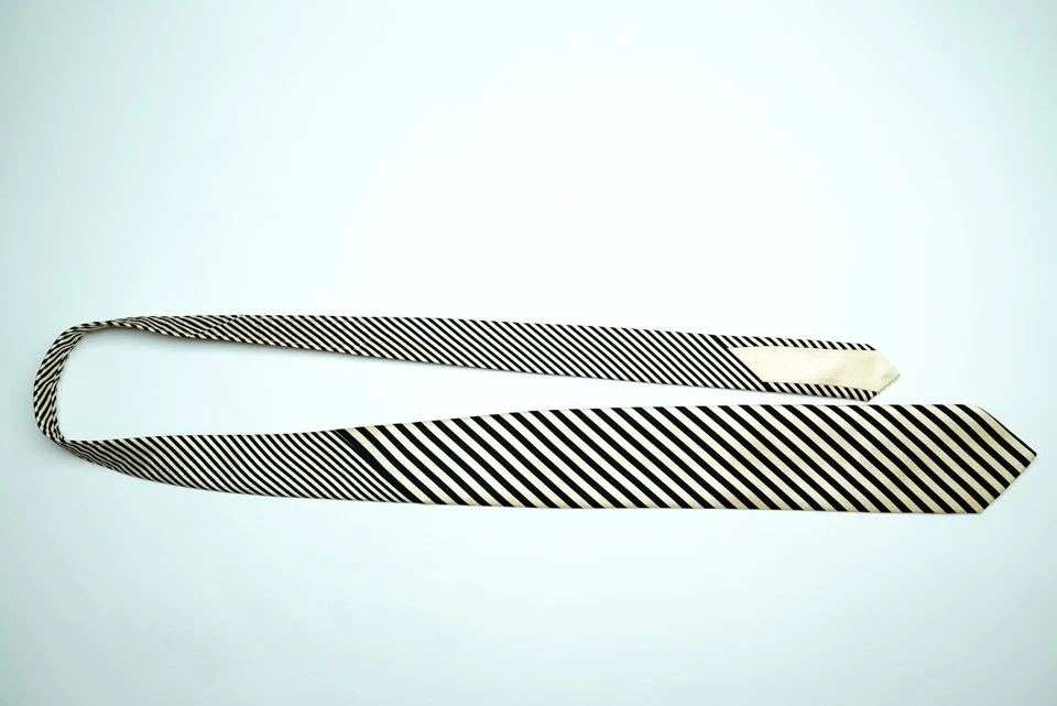 Prestigiosa corbata ITALO FERRETTI a rayas doradas hecha a mano en Italia Foto 2 de 4