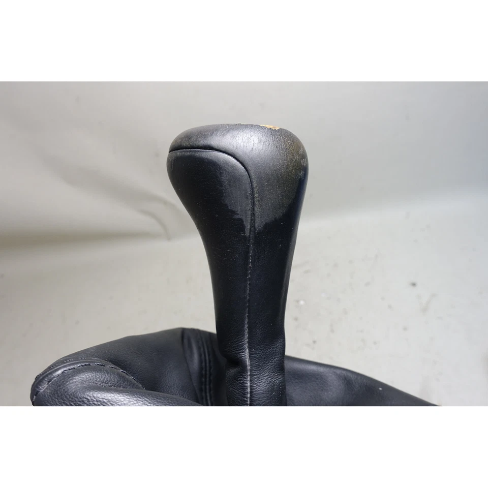 损坏 08-13 宝马 E9x M3 ///M 6-Spd 手动换挡刀靴黑色照明原始设备制造商 — 第 4/4 张图片