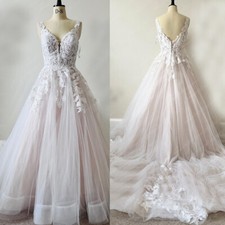 Light Pink A-Line Wedding Dresses V-Neck Lace Appliques With Train Bridal Gowns