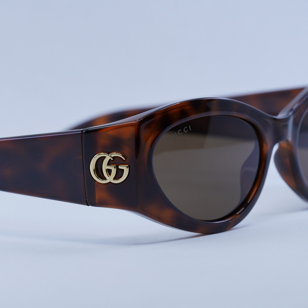 Gucci GG1401S 002 Women Sunglasses Havana Oval Frame, Brown Lenses New Gucci Women Oval Polished Havana Brown Sunglasses  main image 4