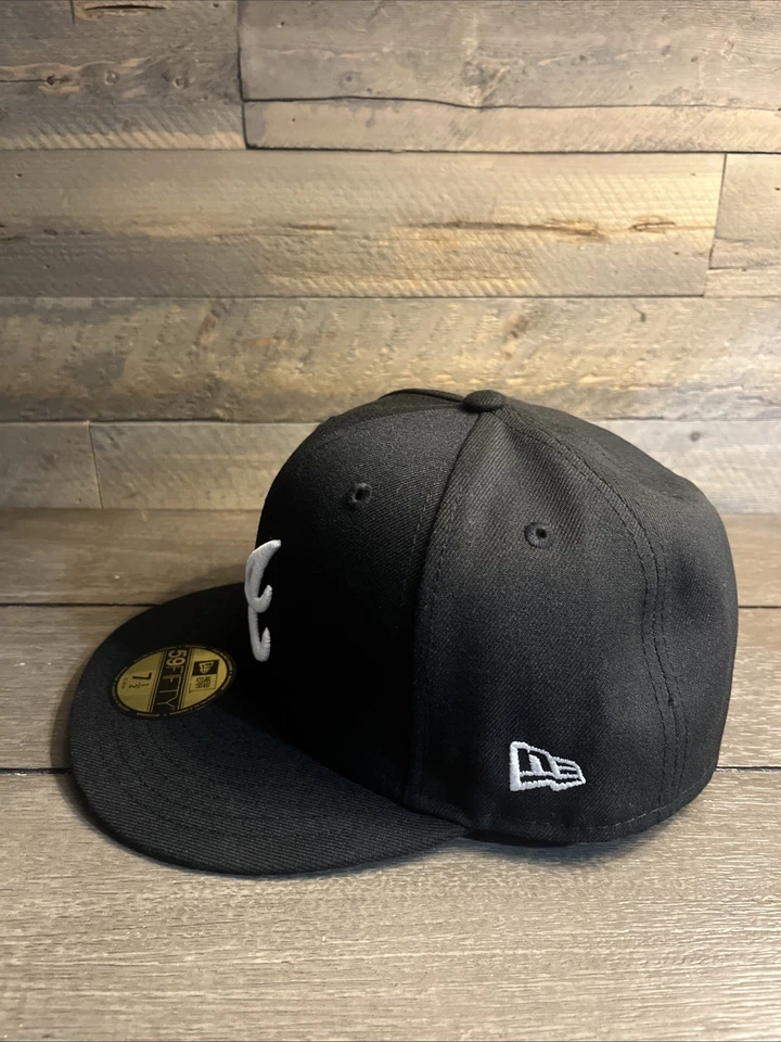 New Era Atlanta Braves 59FIFTY Fitted Hat Cap Black / White Size 7 1/2 - Image 2 of 4
