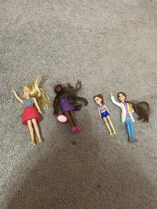 Barbie lot Of 4 Dolls
