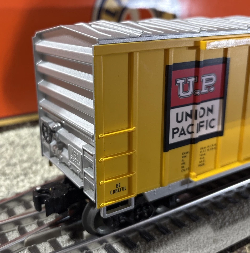 LIONEL~6-9200~UNION PACIFIC 50’ DOUBLE DOOR BOXCAR #9200~O Scale! - Image 4 of 4