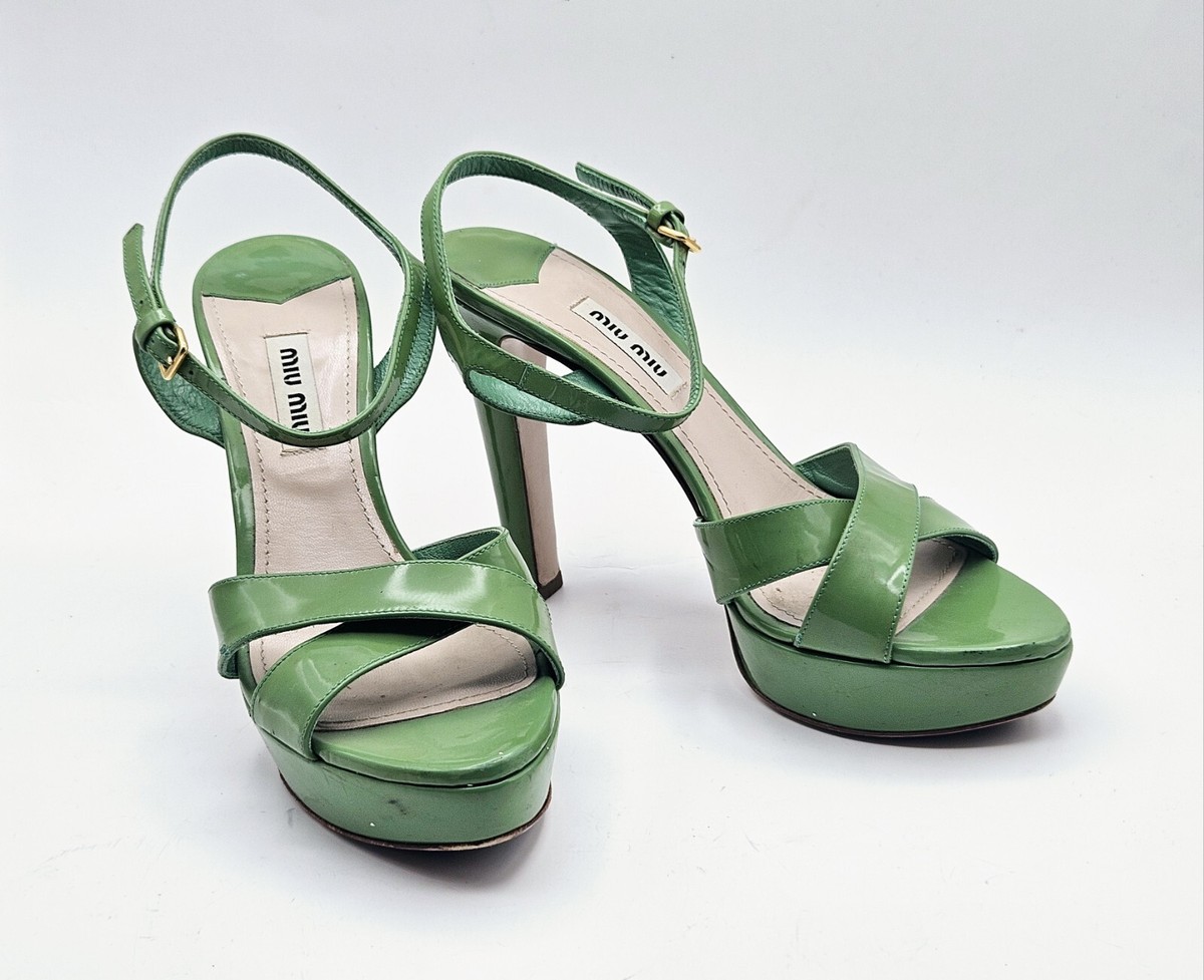 靴 miumiu round toe enamel high heels MIU MIU green enamel patent platform pumps ultra high heels
