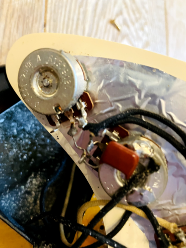 1991 Fender Vintage Stevie Ray Vaughan Stratocaster Sunburst manche Brésilien - Afbeelding 17 van 24