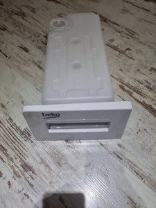 Trockner Wärmepumpentrockner Beko WDPS742GS Tank Wassertank