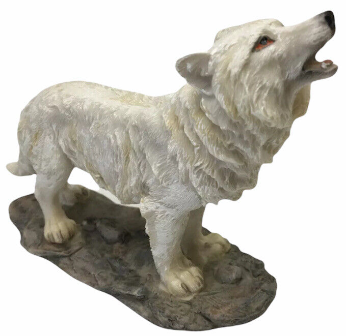 Howling Snow Wolf Resin Figure Figurines 250g H13cm x L15cm.