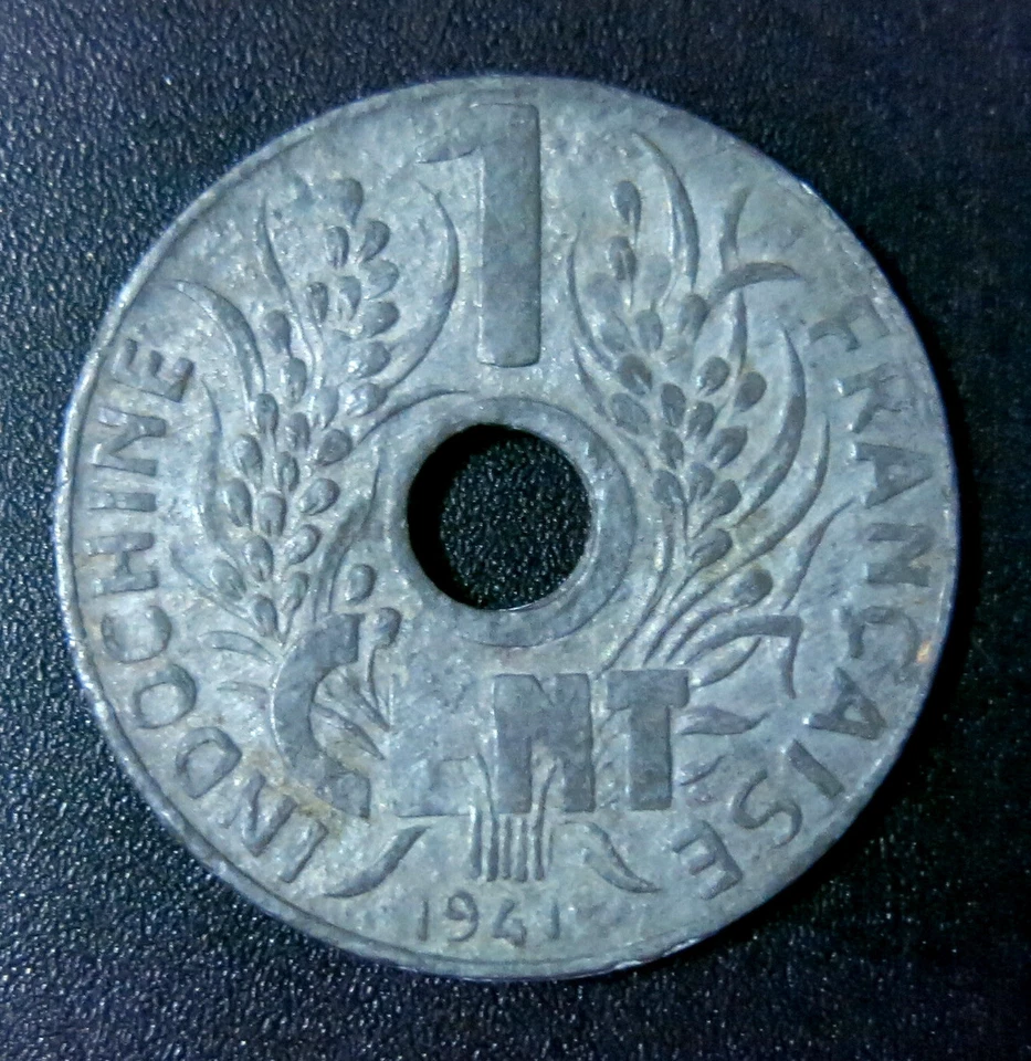 French Indochina 1941, 1 Cent Zinc Coin, 11 Petals KM 24.3 - Image 2 of 3