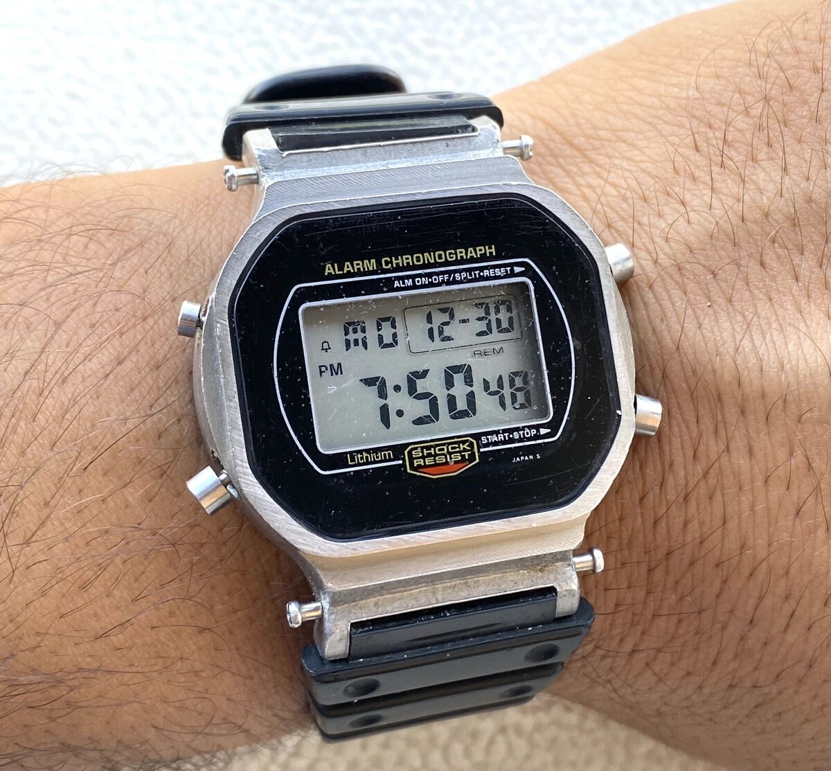 Casio DW-5700 module 901 G-Shock 200m Digital Watch Alarm Casio DW-5700 module 901 G-Shock 200m Digital Watch Alarm