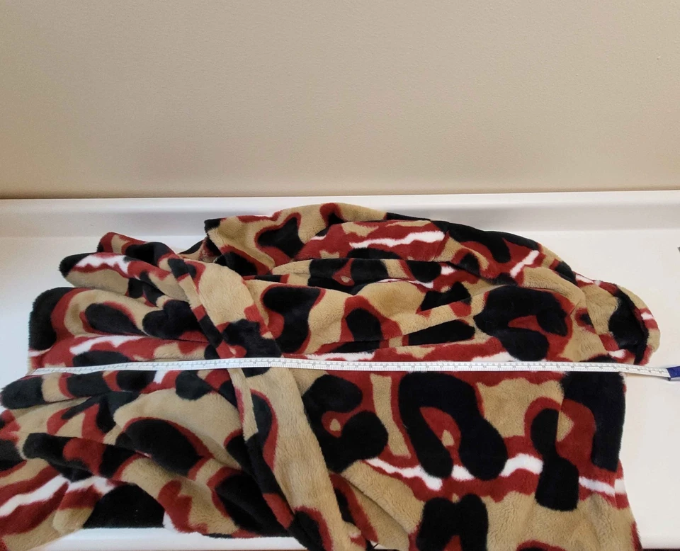 Puma Patterned Men's Fleece Coat Men's Xl Red Black Beige Madison Fur Pebble - Image 4 of 4