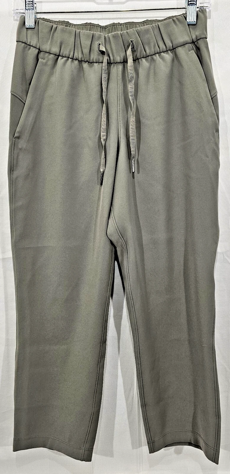 Lululemon On The Fly Crop Pant Travel Woven 23" Grey Sage Womens 4 Casual Work