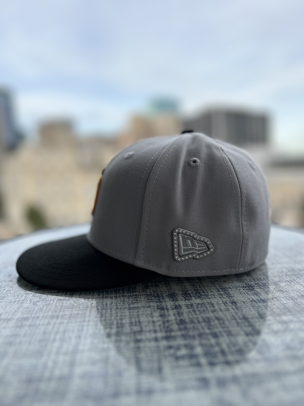 New Era Frame Pin (GRAY)