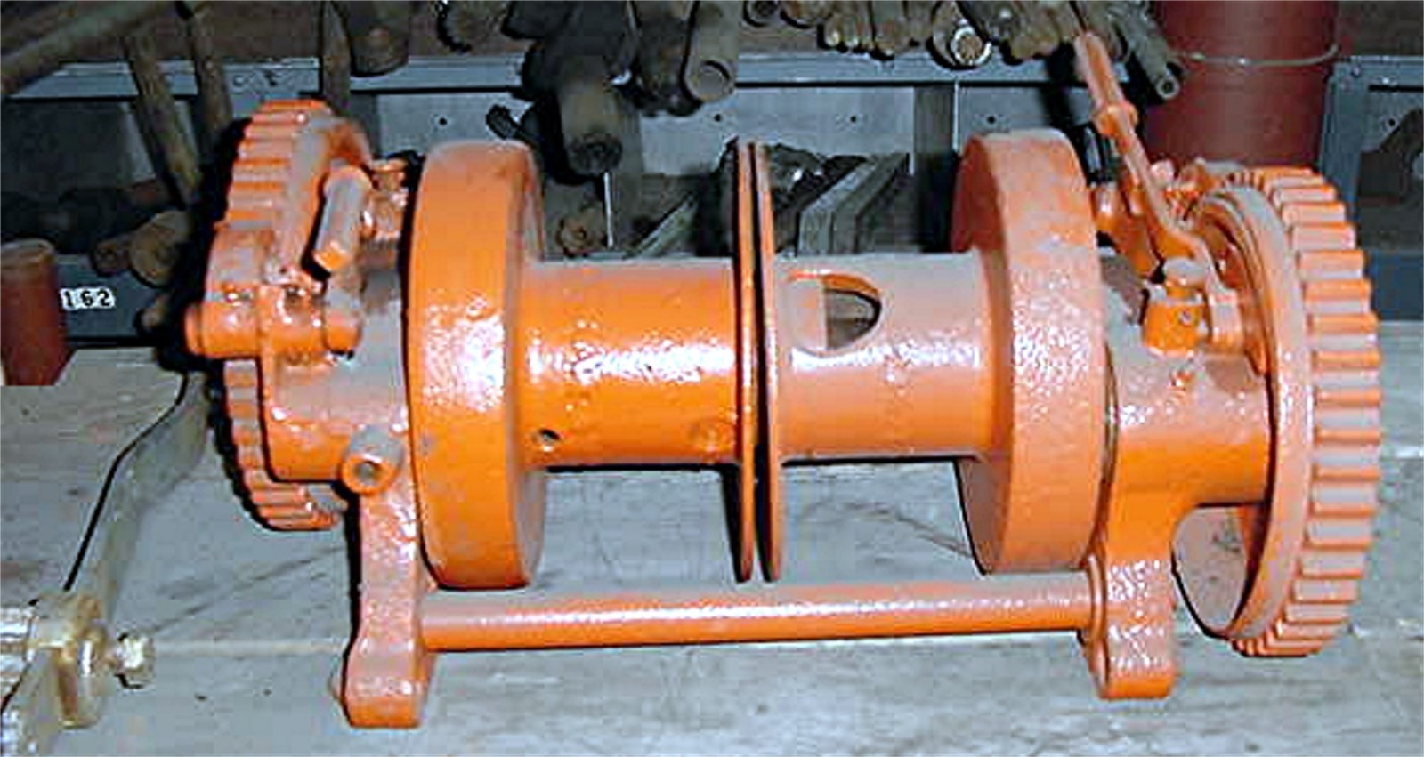 BeeBe winch 2 ton duplex drums. Nice little hand crank winch item 301