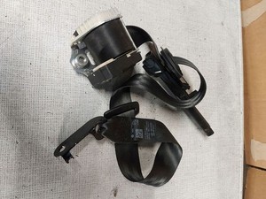 Volkswagen Touran II 2012 Hinten links Sicherheitsgurt hinten 1T0857805D DDX479