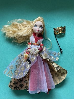 Ever After High Apple White Thronecoming Puppe