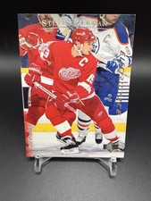 1995-96 Upper Deck ELECTRIC ICE Parallel #113 Steve Yzerman Red Wings
