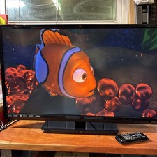 Beautiful Vizio E320-A0 32" LED TV Flat Screen HDMI w/ Remote Tested