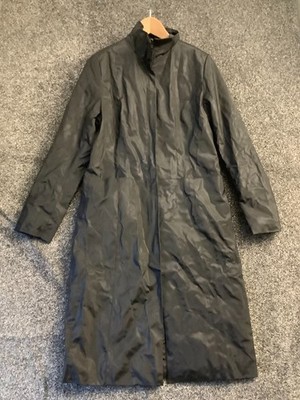 Langer schwarzer Damenmantel mit Außenkante Größe UK 14 45'' Länge Polyester gefüttert PVC