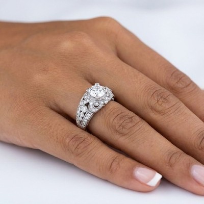 Engagement Ring Platinum Vintage 1.66 Carat Round Lab-Grown Diamond E VS2