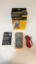 FLUKE 15B+ CAT III 600V DIGITAL MULTIMETER (NEW FACTORY SEALED) SHIPS FAST