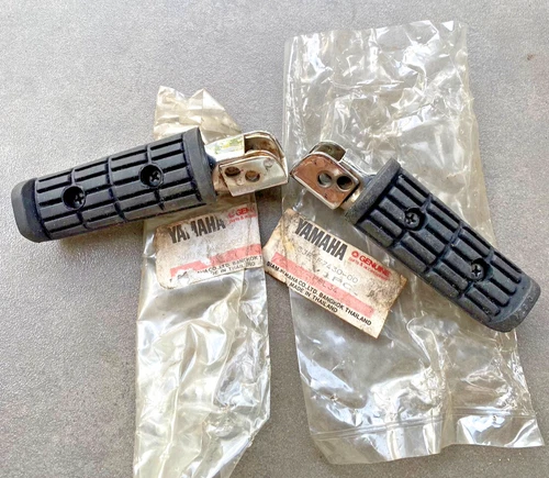 FOR YAMAHA VRR150 VRR 150 TZR150 REAR FOOTREST SET LR (QTY.2) NOS