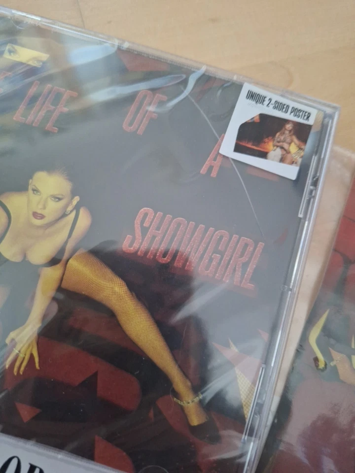 Taylor Swift The Life of a Showgirl CD Hand-Signed Photo #4 BESCHÄDIGTE HÜLLE - Bild 3 von 3