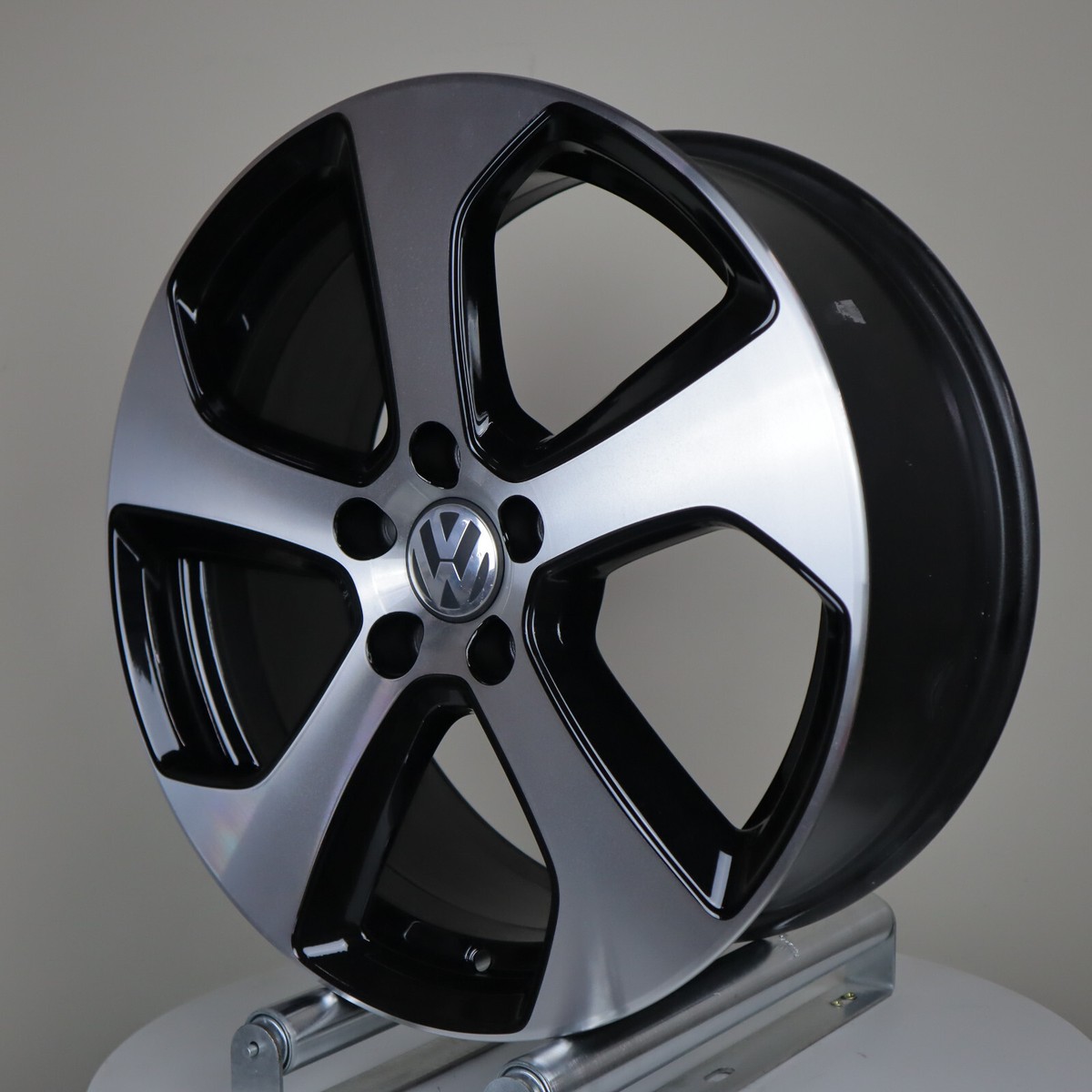 VW GOLF GTI 18X7.5 OE WHEEL RIM 5G0601025BDFZZ / 69980
