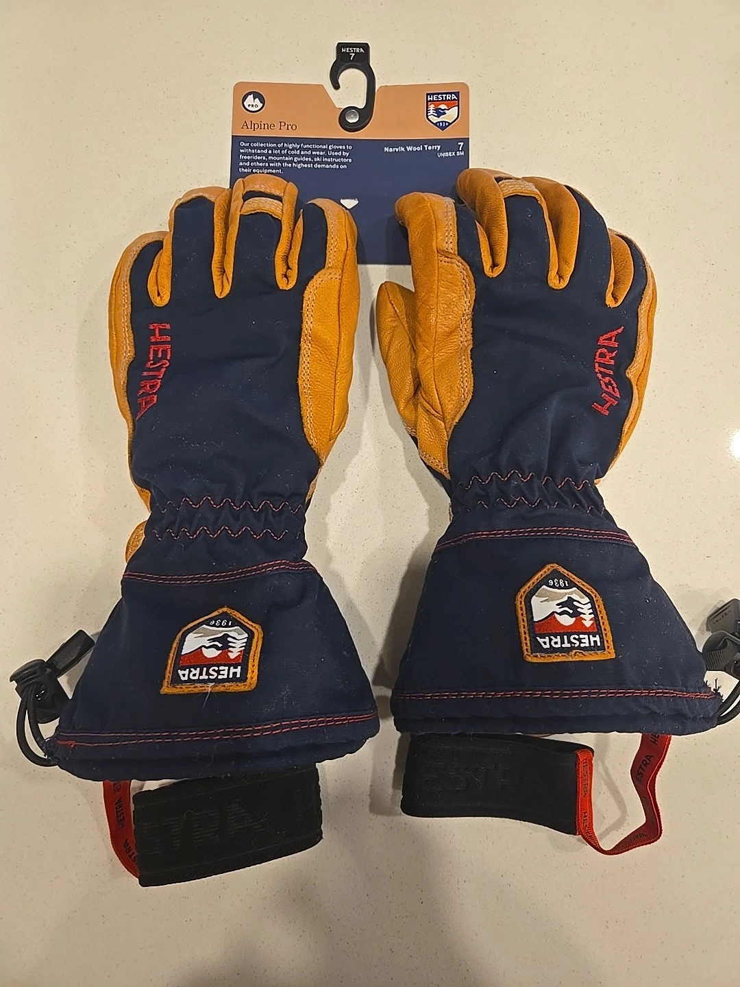 Hestra Narvik Wool Terry Gloves Size 7 Navy Used Skiing Snowboarding Winter
Opens in a new window or