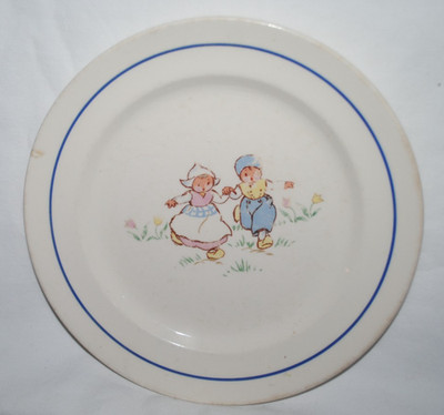 Richard G. Krueger vintage 7'' child's dinnerware plate, Dutch girl and boy