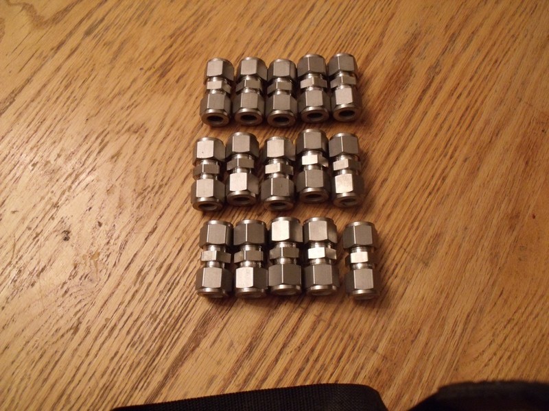 Swagelok 1/2" X 1/2" TUBE UNIONS   15 PIECES