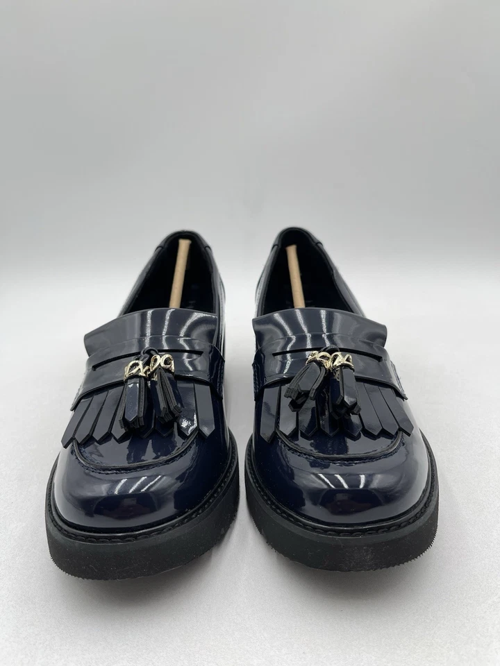 Women’s Naturalizer Desmond Navy Blue Lug Fringe Slip On Loafers Size 8.5W - Image 2 of 4