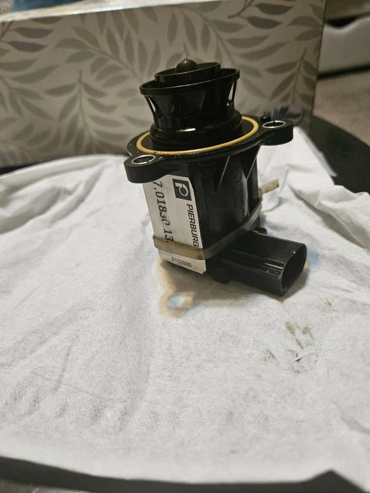 Válvula desviadora turbocompresor Pierburg OEM para Audi A4 TT Volkswagen Tiguan GTI Foto 2 de 3